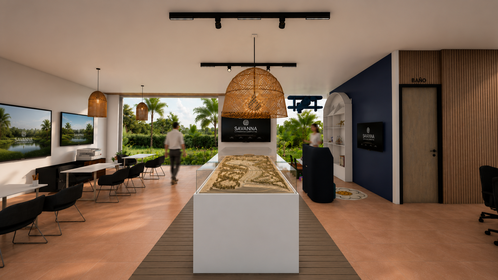 Interior de la sala de ventas con la maqueta del condominio Savanna Campestre